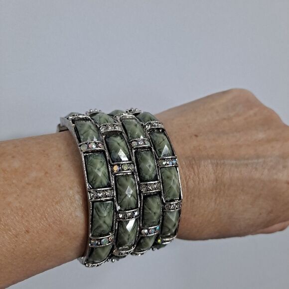 Wide bangle bracelet  - Picture 7 of 7